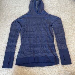 Lululemon long sleeve (with hood) shirt, size 6. Never worn.